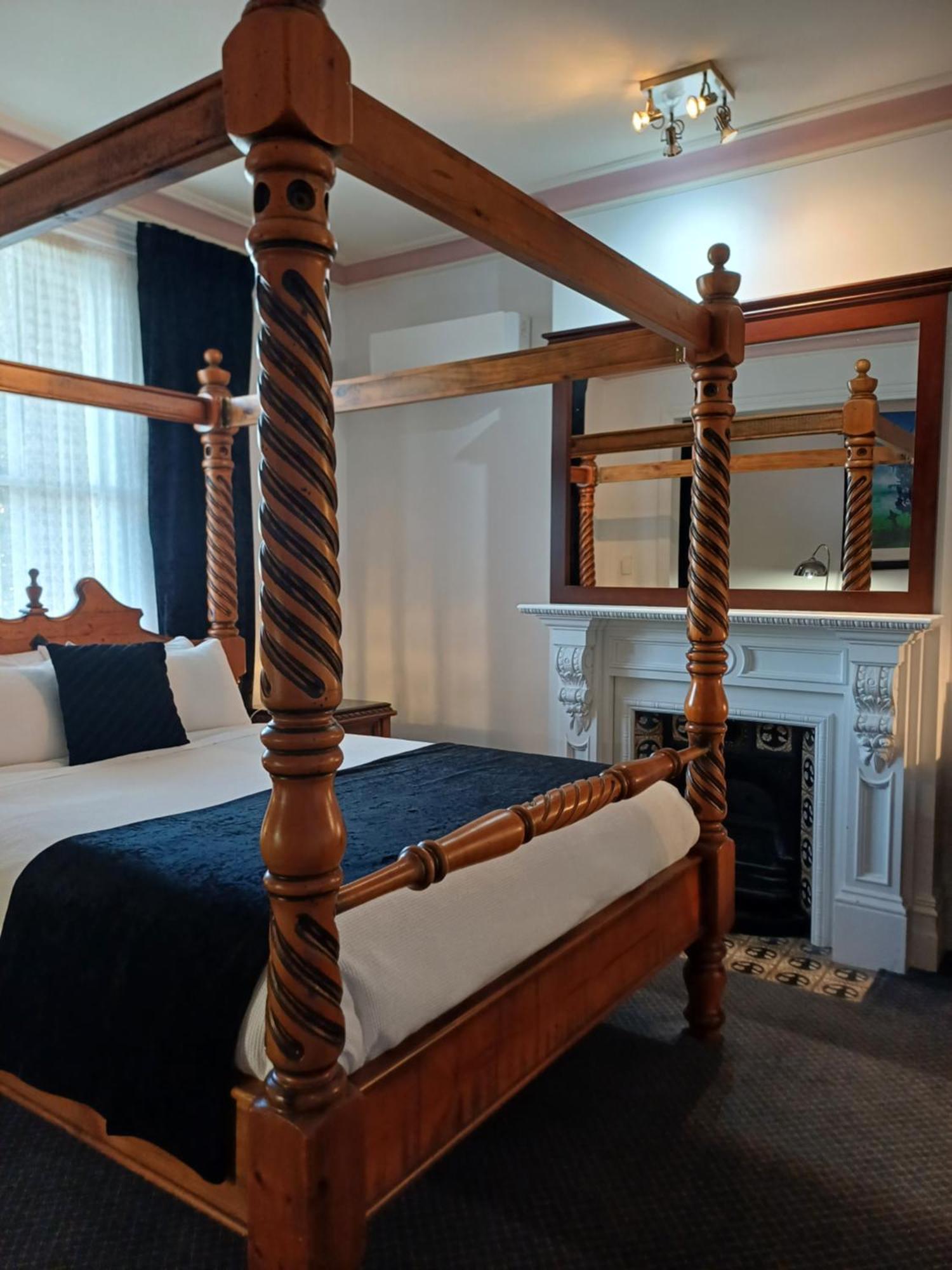 לונסטון Art Hotel On York מראה חיצוני תמונה