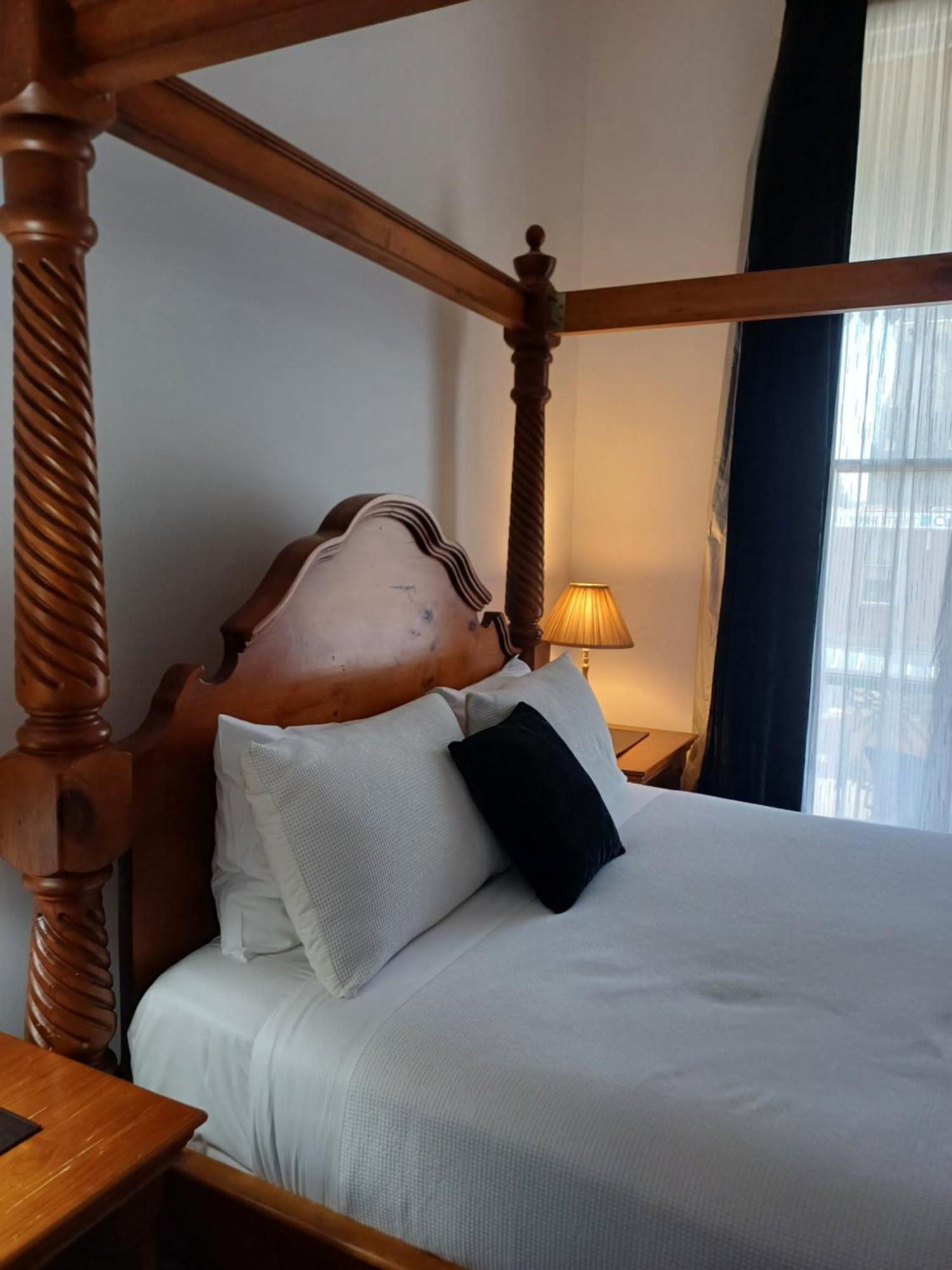 לונסטון Art Hotel On York מראה חיצוני תמונה