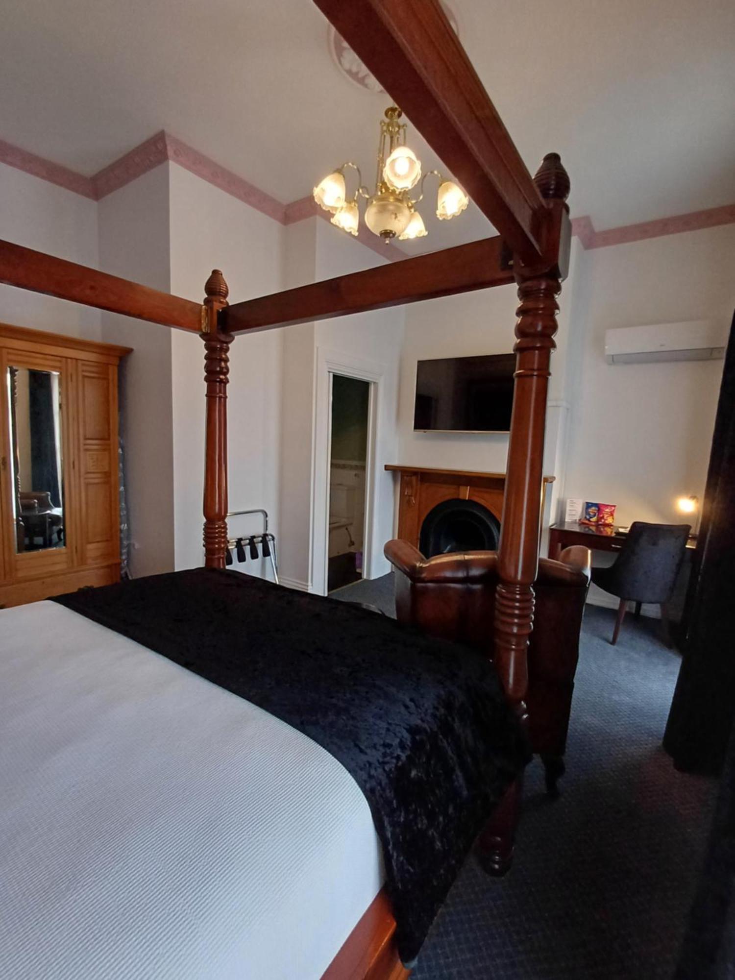 לונסטון Art Hotel On York מראה חיצוני תמונה