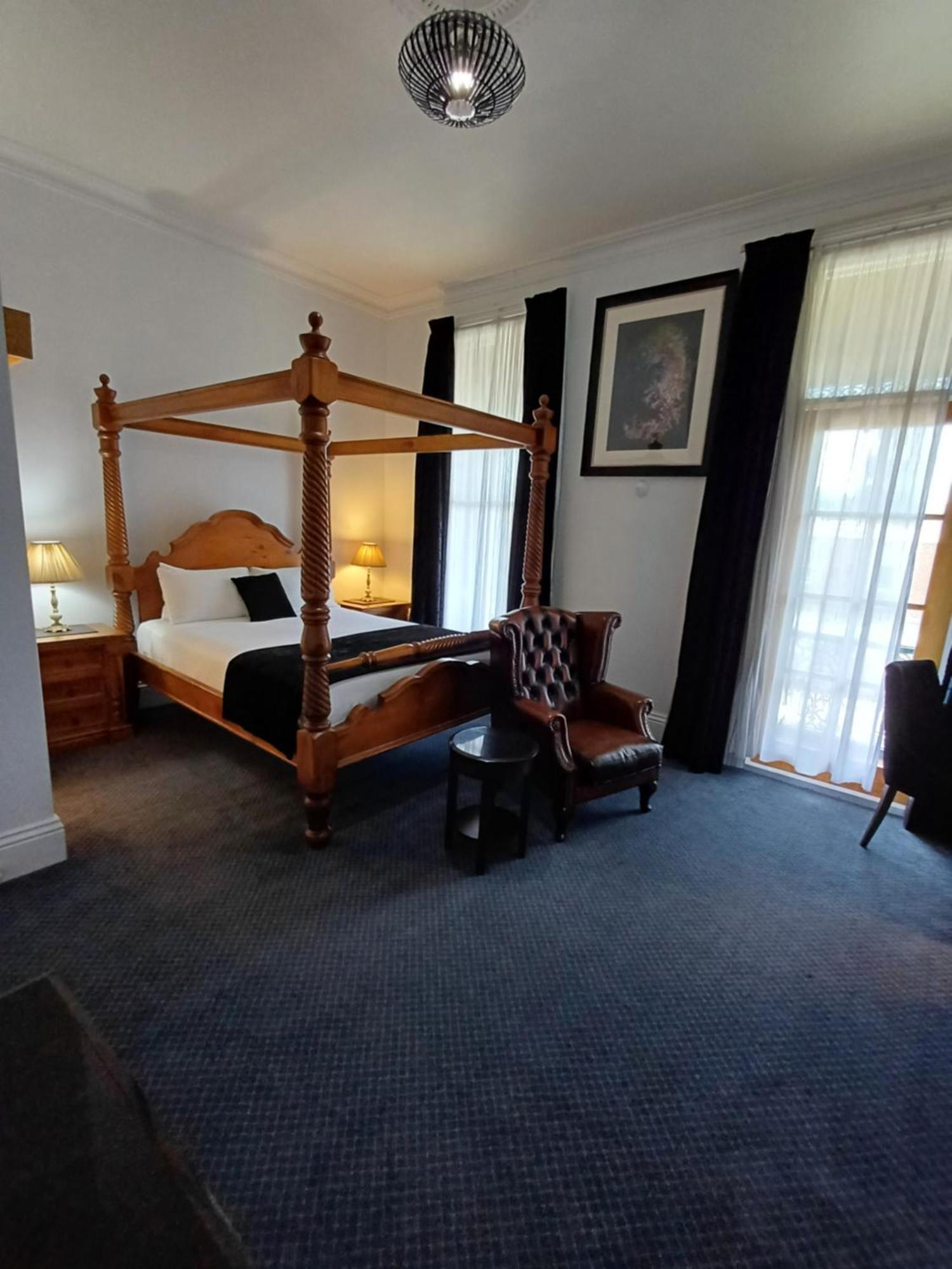 לונסטון Art Hotel On York מראה חיצוני תמונה